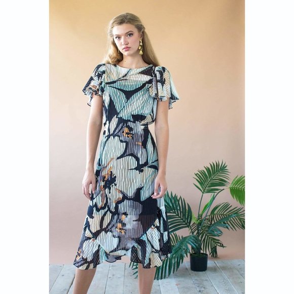 Eva Franco Dresses & Skirts - Eva Franco Midi Floral Ludlo Dress with Flutter Short Sleeve Okeefe Floral